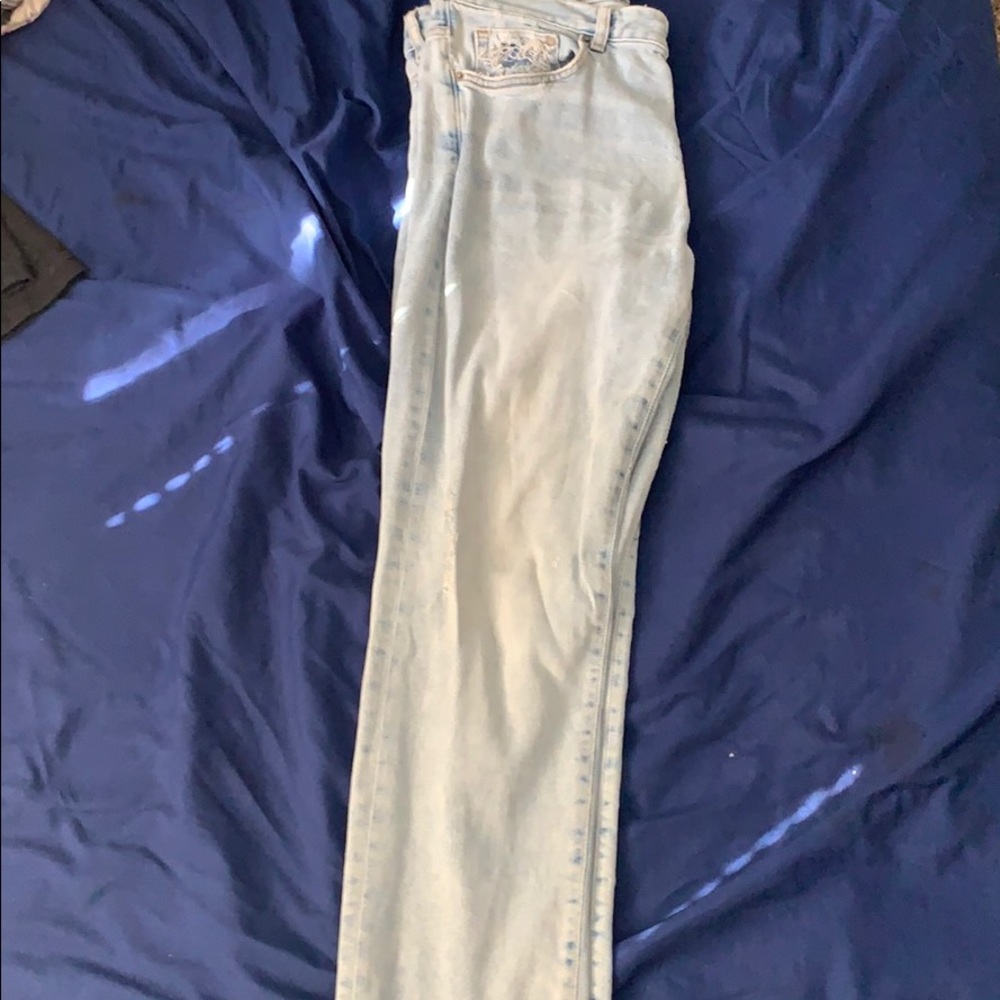Light Blue Jeans - Picture 2 of 4